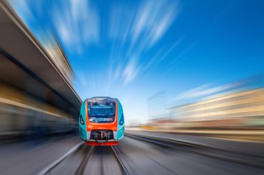 Tren istasyonunda tren. Tren istasyonu. Tren İstasyonu.