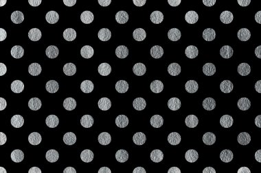 Gümüş polka dot siyah arka plan. 