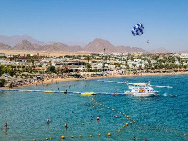 Sharm El Sheikh, EGYPT - Şubat 2021: Sharm El Sheikh 'in çatısından Naama Körfezi manzarası.