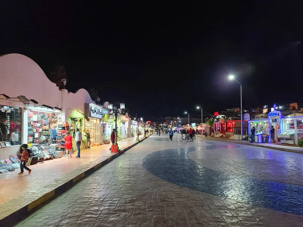 Sharm El Sheikh, EGYPT - Şubat 2021: Sharm El Sheikh, Mısır 'da hediyelik eşya dükkanları