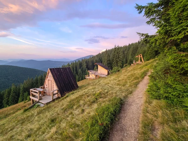 Wooden Hut Cabin Yavirnyk Meadow Carpathians Sunrise — Stock Photo, Image