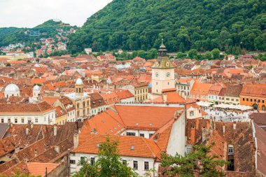 Romanya 'nın eski Brasov kentinin en iyi manzarası.