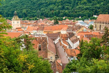 Romanya 'nın eski Brasov kentinin en iyi manzarası.