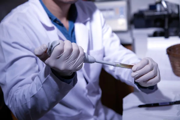 Proceso de extracción de suero sanguíneo — Foto de Stock