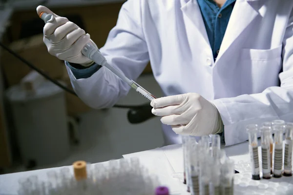 Blood serum extraction process — Stock Photo, Image