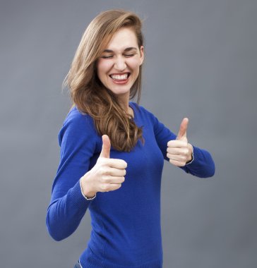 kendinden geçmiş muhteşem 20'li kadın iki kez memnun