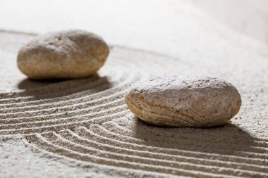 çakıl taşları ve dalgalar için güzellik spa veya maneviyat kavramı