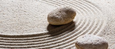 dokulu taşlar istikrar kavramı için kıvrımlı dalgalar üzerinde ayarla