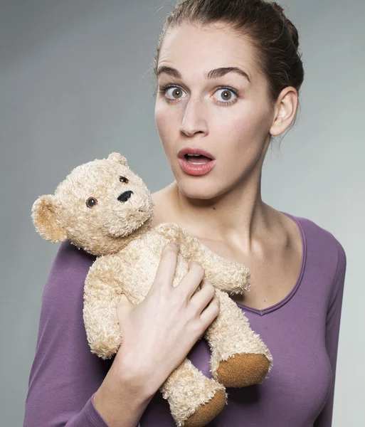 20'li kızın elinde sevgi dolu yorgan görülmesi sürpriz oldu 