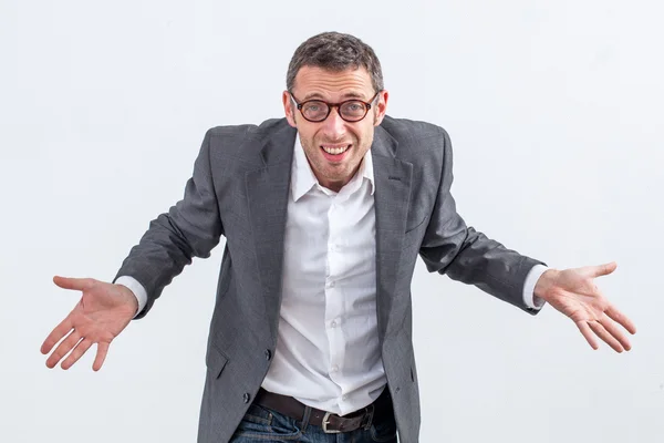 öfkeli 40'lı işadamı bir tutum suçlayarak, yönetimi suçlayarak