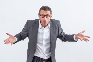 suçlamayı, suçlayarak veya yönetim görmezden dikkatsiz işadamı