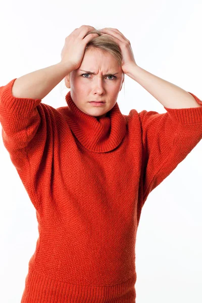 Disturbato giovane donna bionda imbronciata, esprimendo stress, frustrazione ed esasperazione — Foto Stock