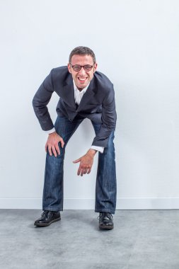 gözlük yönetim vizyonu nda sorun olan karışık işadamı 