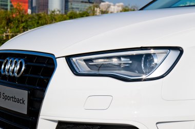 Audi Q3 2015 kafa ışık