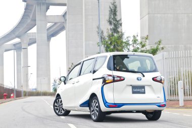 Toyota SIENTA Hybrid 2016
