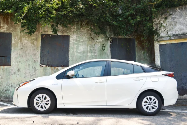 Toyota Prius 2016 — Photo