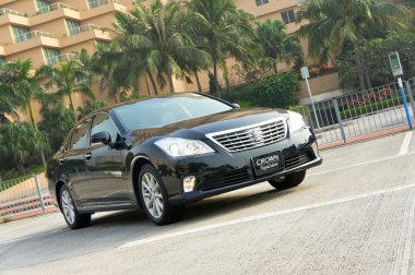 Toyota Crown Royal salon