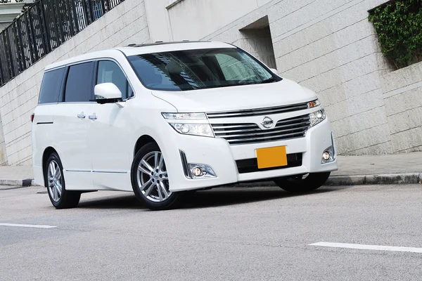 Nissan Elgrand Mpv — Stockfoto