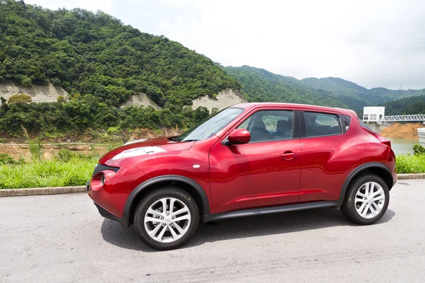 Nissan JUKE 2012 маленький внедорожник — стоковое фото