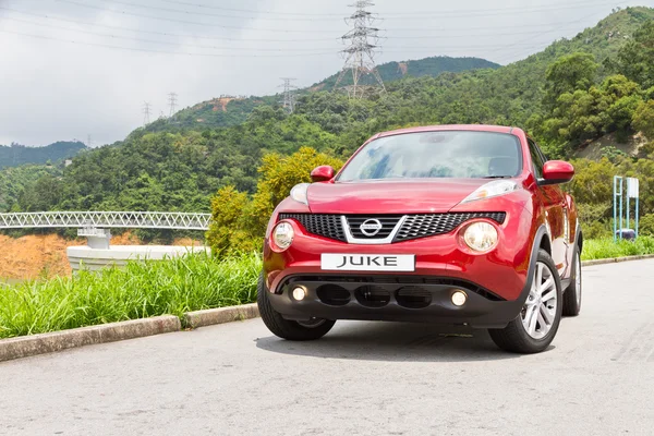 Nissan Juke малий позашляховик 2012 — стокове фото