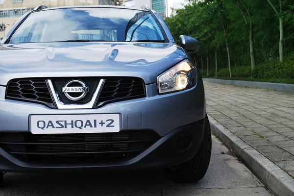 Nissan QASHQAI + 2 — Fotografia de Stock