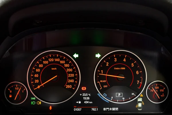 BMW 328i 2013 Model Dashboard — Zdjęcie stockowe