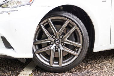 Lexus 350 model 2013 model spor sedan.