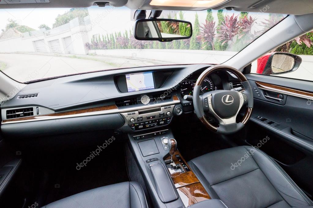 Lexus Es 250 Sedan 2013 Model Drive Bay Stock Editorial