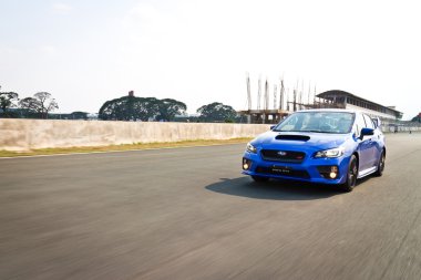 Subaru Wrx STI 2014 2015 hız fotoğraf yarış izlemek
