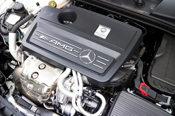 เมอร์เซเดส เบนซ์ A 45 AMG 4MATIC Engine — ภาพถ่ายสต็อก