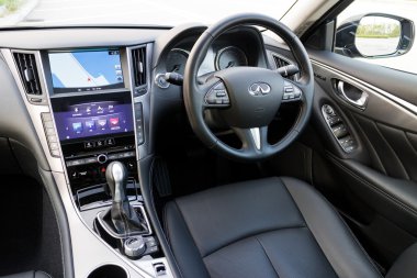 Infiniti Q50s 2014 test sürüşü
