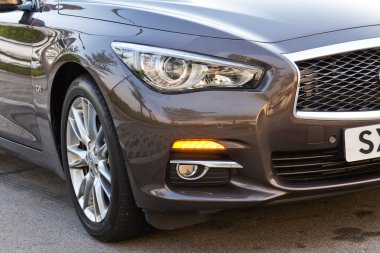 Infiniti Q50s 2014 kafa ışık