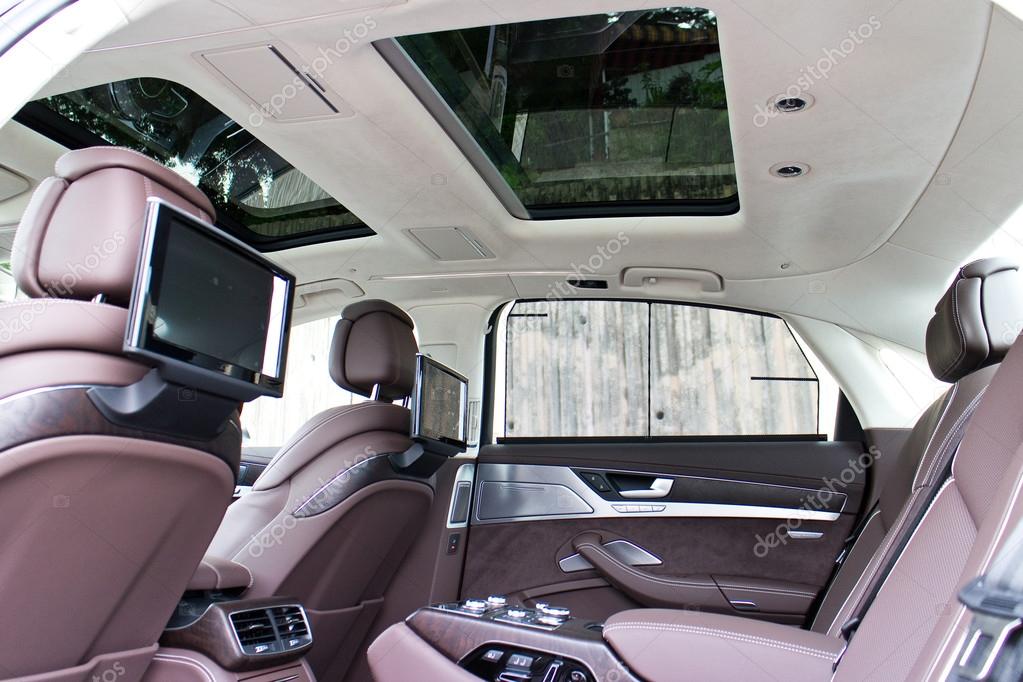 Audi A8l W12 2014 Interieur Redaktionelles Stockfoto