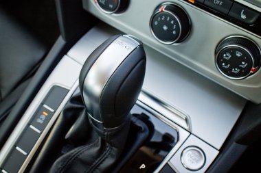 Hong Kong, Çin 16 Mart 2015: Toyota Alphard 2015 Test sürüşüne 16 Mart 2015 Hong Kong.