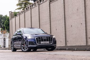 Hong Kong, Çin Ağustos 27, 2020: Audi Q7 2020 Test Sürüşü Günü 27 Ağustos 2020, Hong Kong.