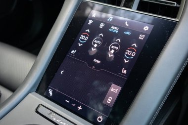 Hong Kong, Çin 19 Ekim 2020: Porsche Taycan Turbo S 2020 Konsol 19 Ekim 2020, Hong Kong.