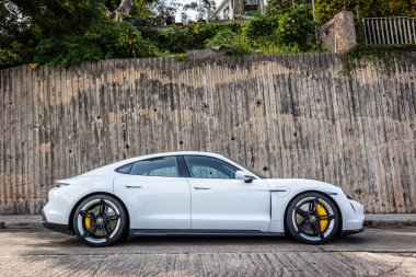 Hong Kong, Çin 19 Ekim 2020: Porsche Taycan Turbo S 2020 Test Sürüşü Günü 19 Ekim 2020.