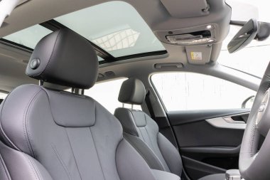 Hong Kong, Çin 24 Kasım 2020: Audi A4 Avant 2020 İç İşleri 24 Kasım 2020, Hong Kong.