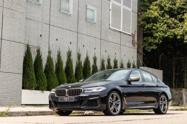 Hong Kong, Çin 25 Mart 2021: BMW 5 M550i xDrive Test Günü 25 Mart 2021.