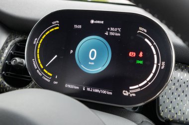 Hong Kong, Çin 1 Haziran 2021: MINI ELECTRIC Kontrol Paneli 1 Haziran 2021.