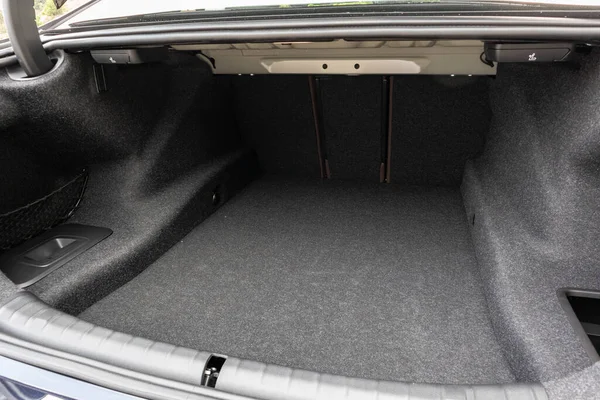 Hong Kong, Çin 25 Mart 2021: BMW 5 M550i xDrive Boot Space 25 Mart 2021.