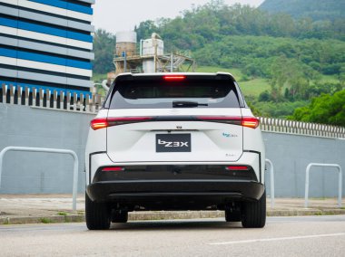 Hong Kong, Çin 13 Kasım 2025: Toyota bZ3X Test Sürüşü 13 Kasım 2025, Hong Kong