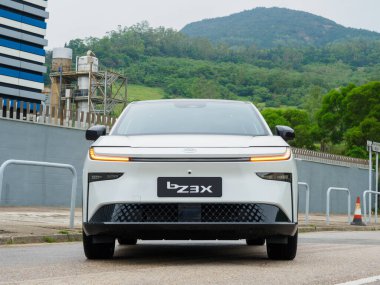Hong Kong, Çin 13 Kasım 2025: Toyota bZ3X Test Sürüşü 13 Kasım 2025, Hong Kong