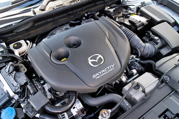 Mazda6 Skyactiv-D 2015 двигуна — стокове фото