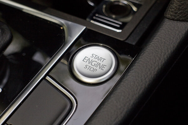 Volkswagen Passat R-Line 2015 Engine Start