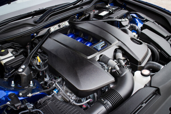 Lexus RC F 2014 engine