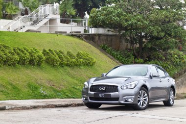 Infiniti Q70 2015 Test sürüşü