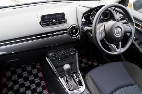 Интерьер Mazda2 2015 — стоковое фото