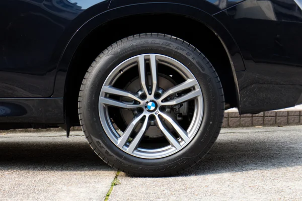 BMW X6 M Edition 2015 Off Road Wheel — Stock Photo, Image