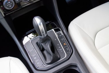 Volkswagen Golf Sportvan 2015 vites kutusu